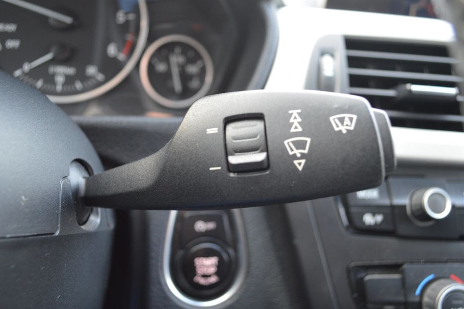 Продам BMW 318 2013 года в Одессе