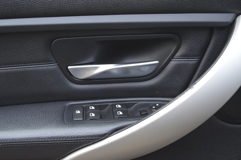 Продам BMW 318 2013 года в Одессе