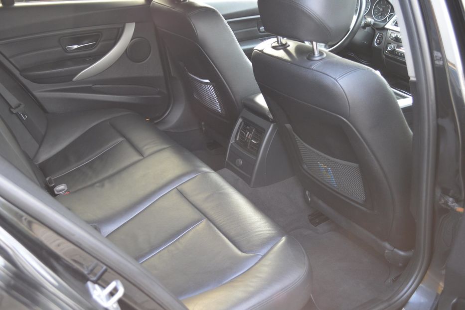 Продам BMW 318 2013 года в Одессе