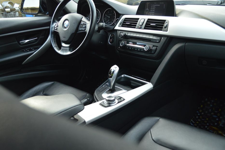 Продам BMW 318 2013 года в Одессе