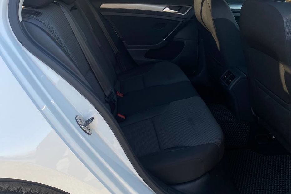 Продам Volkswagen Golf VII 2015 года в Днепре