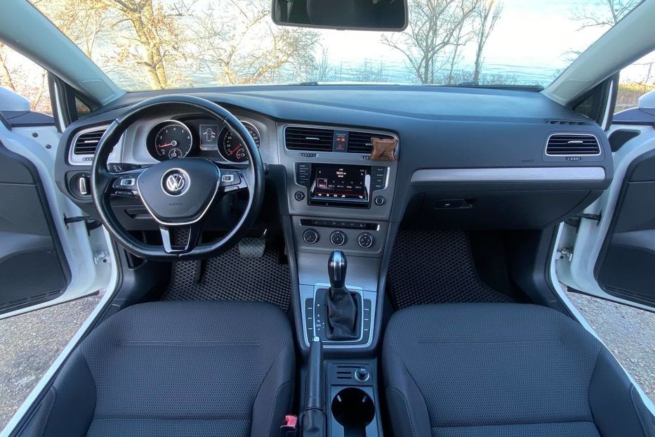 Продам Volkswagen Golf VII 2015 года в Днепре