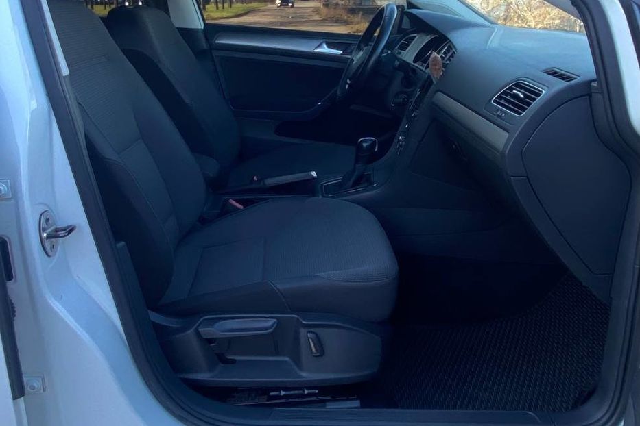 Продам Volkswagen Golf VII 2015 года в Днепре