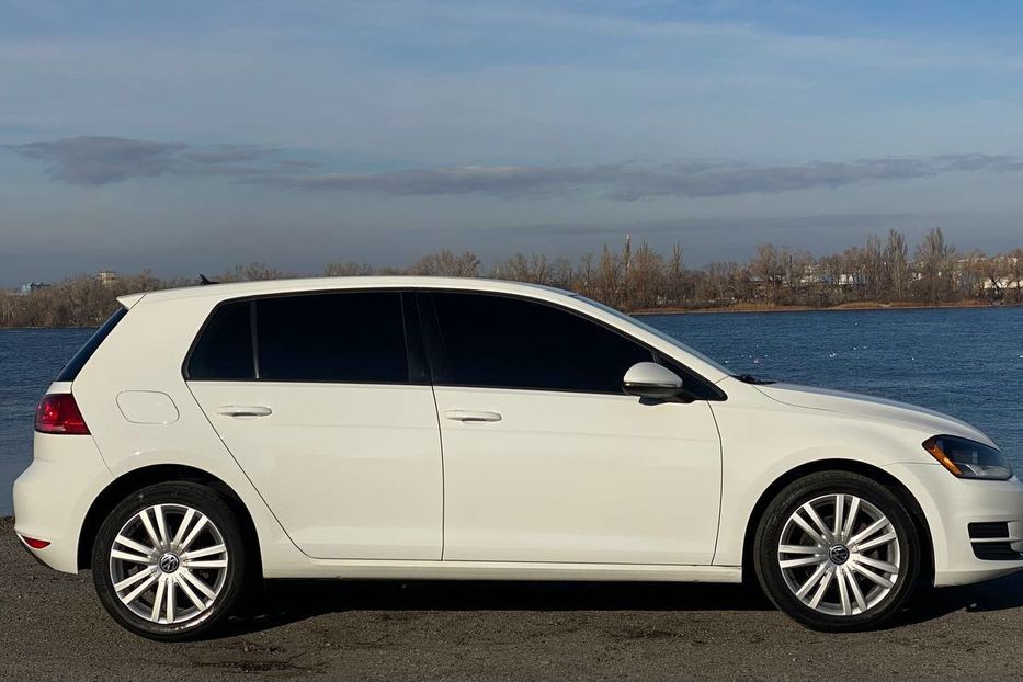 Продам Volkswagen Golf VII 2015 года в Днепре