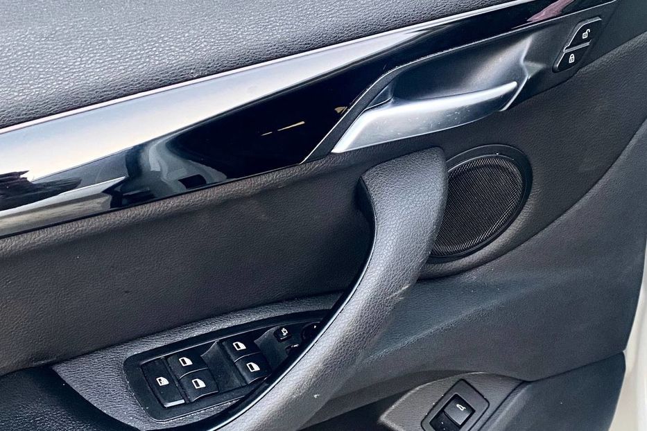 Продам BMW X1 2017 года в Днепре