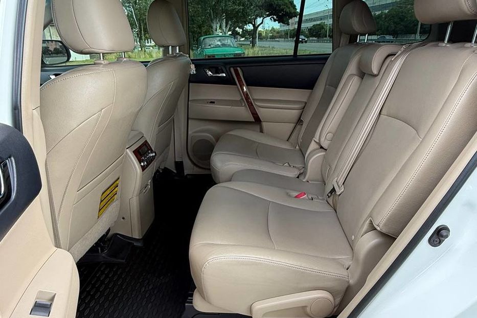 Продам Toyota Highlander 2013 года в Днепре