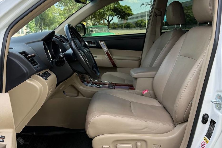 Продам Toyota Highlander 2013 года в Днепре