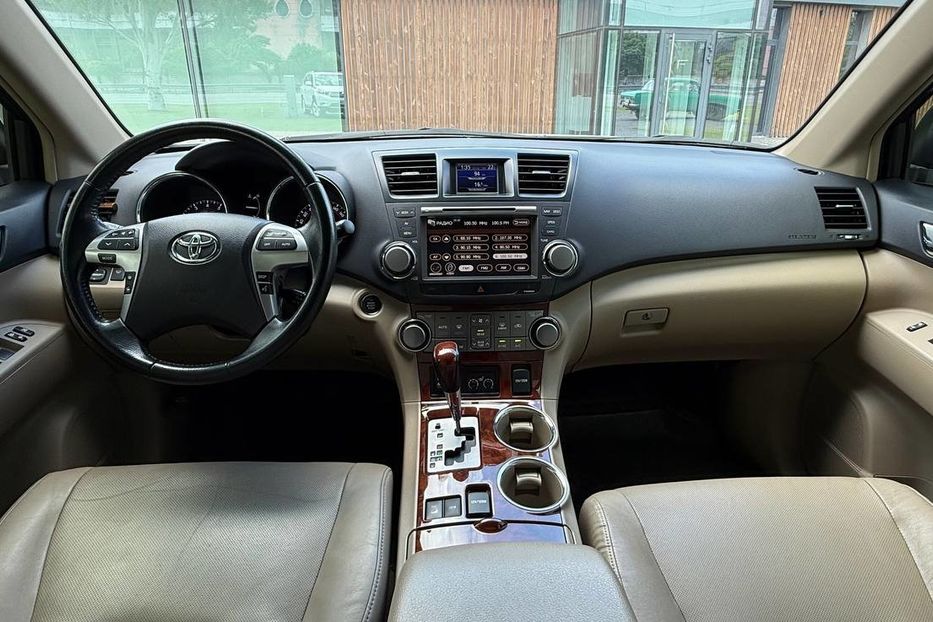 Продам Toyota Highlander 2013 года в Днепре
