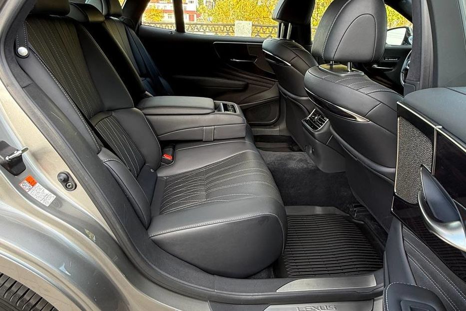 Продам Lexus LS 600 2020 года в Днепре