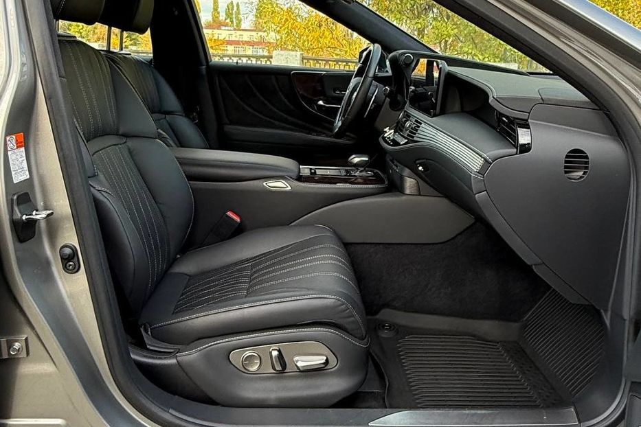 Продам Lexus LS 600 2020 года в Днепре