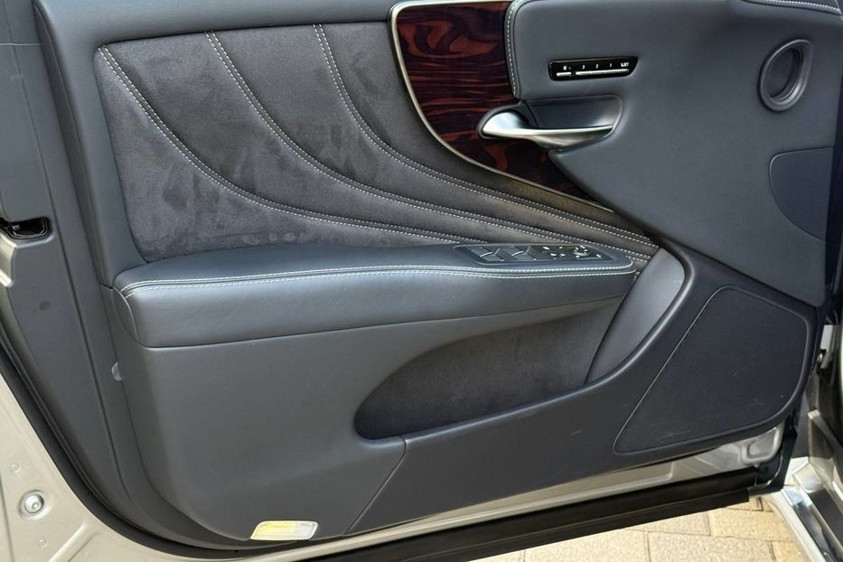 Продам Lexus LS 600 2020 года в Днепре