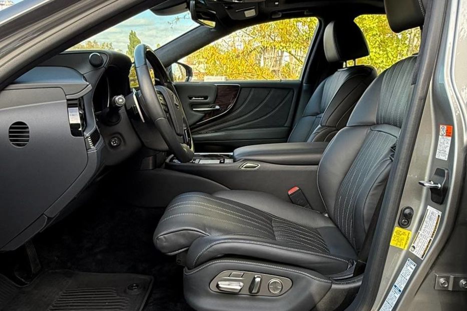 Продам Lexus LS 600 2020 года в Днепре