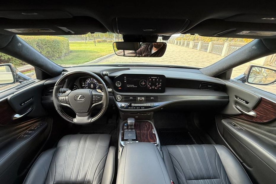Продам Lexus LS 600 2020 года в Днепре