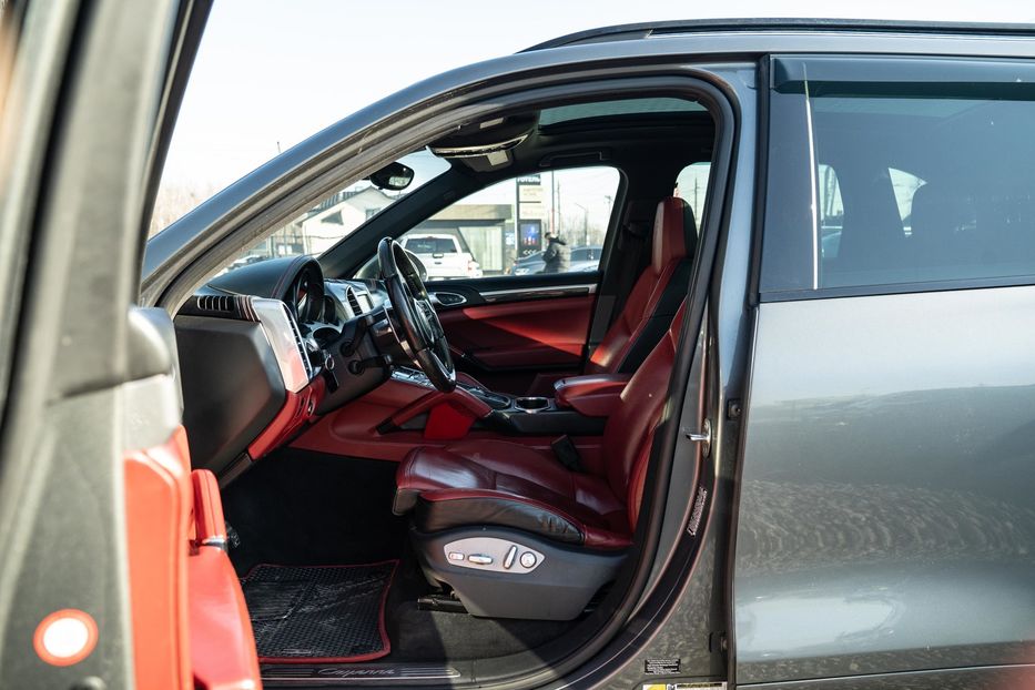 Продам Porsche Cayenne 2015 года в Черновцах