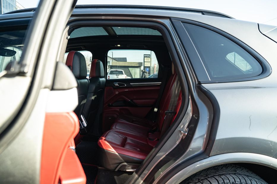 Продам Porsche Cayenne 2015 года в Черновцах