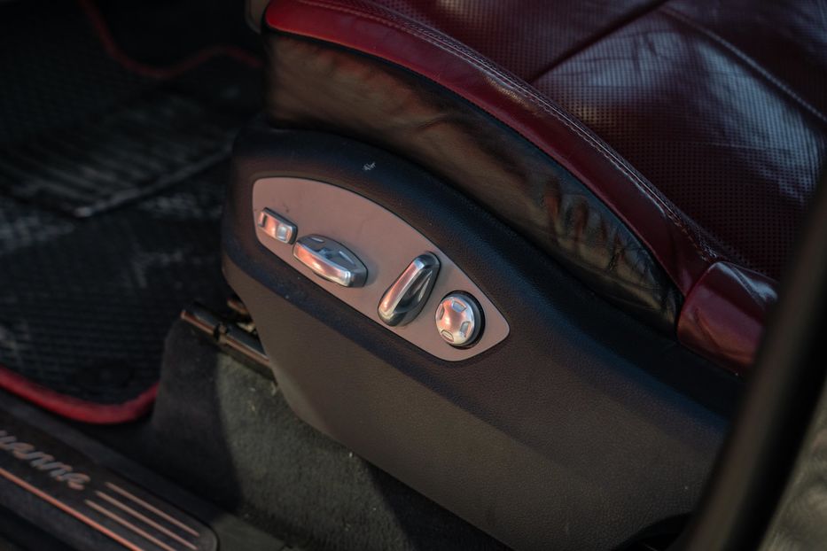 Продам Porsche Cayenne 2015 года в Черновцах