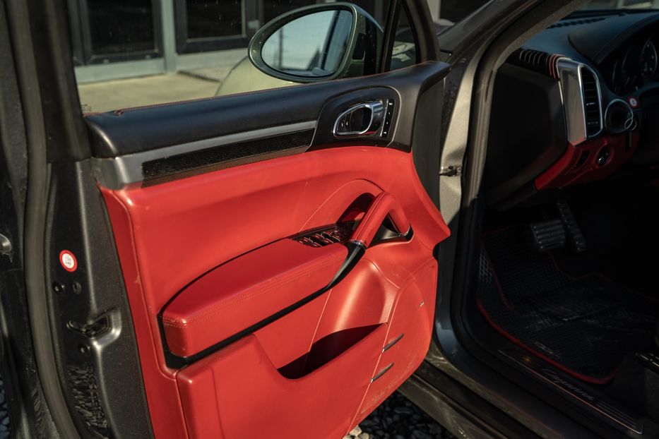 Продам Porsche Cayenne 2015 года в Черновцах