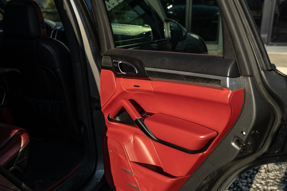 Продам Porsche Cayenne 2015 года в Черновцах