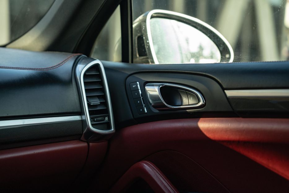 Продам Porsche Cayenne 2015 года в Черновцах