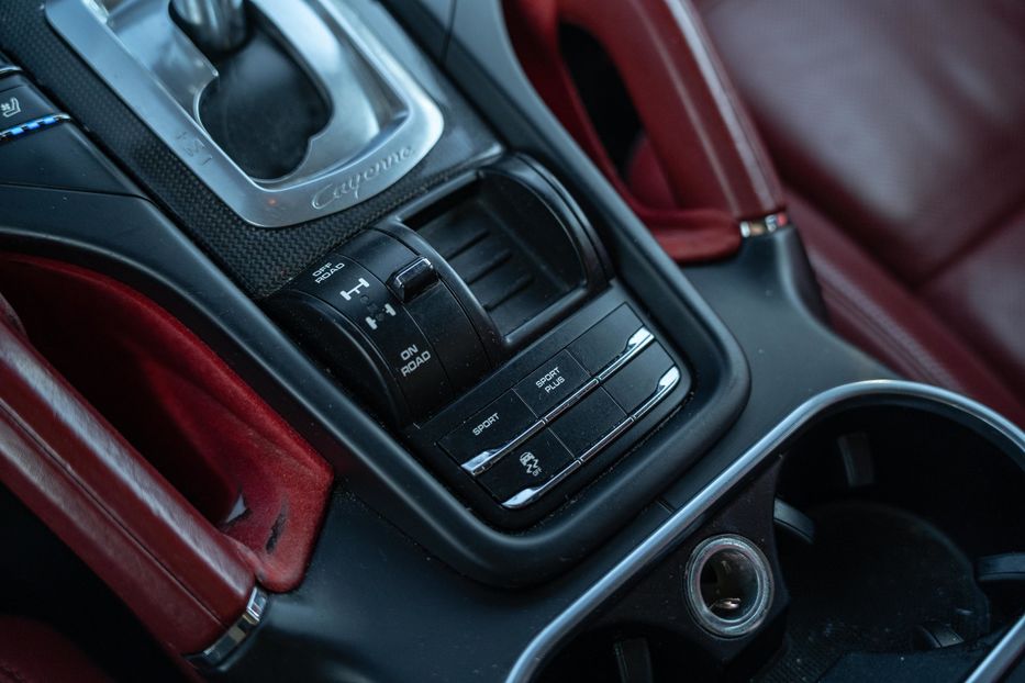 Продам Porsche Cayenne 2015 года в Черновцах