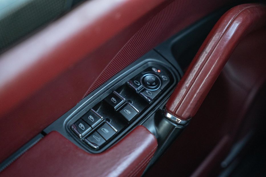 Продам Porsche Cayenne 2015 года в Черновцах