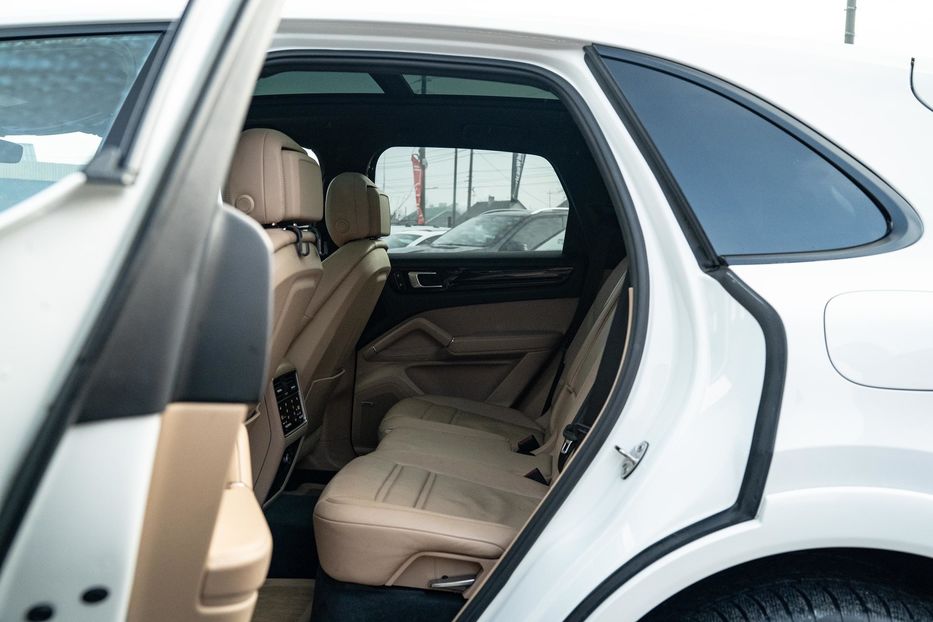 Продам Porsche Cayenne E-Hybrid PHEV 2019 года в Черновцах