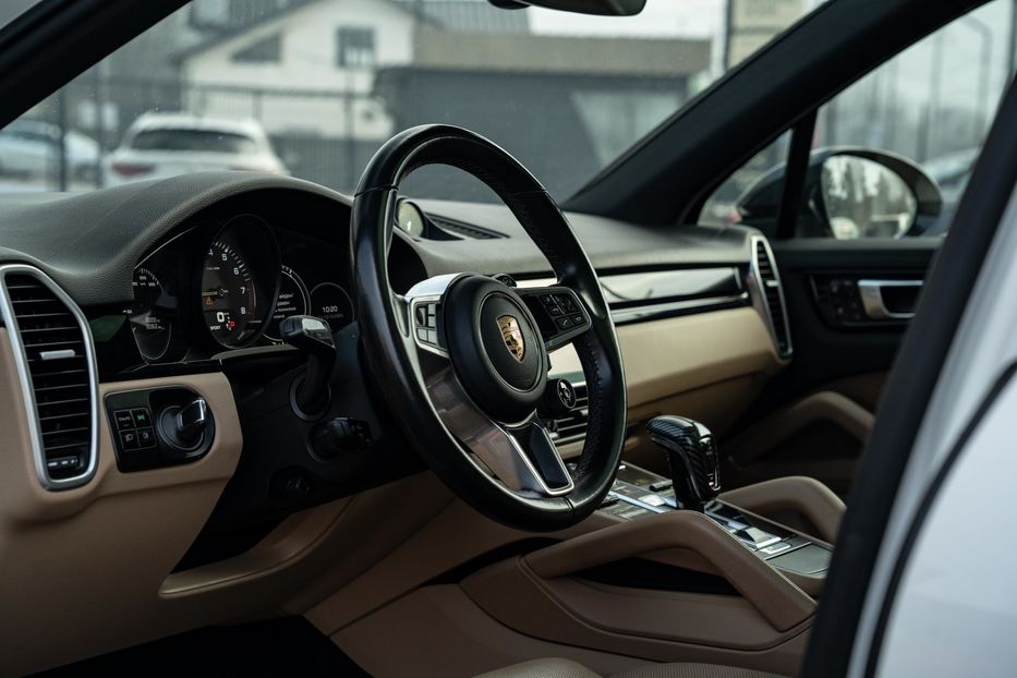 Продам Porsche Cayenne E-Hybrid PHEV 2019 года в Черновцах