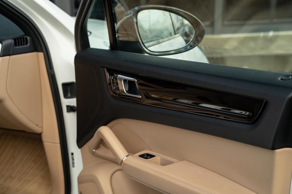 Продам Porsche Cayenne E-Hybrid PHEV 2019 года в Черновцах