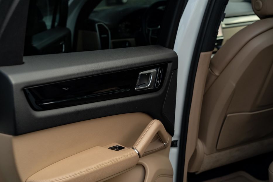 Продам Porsche Cayenne E-Hybrid PHEV 2019 года в Черновцах