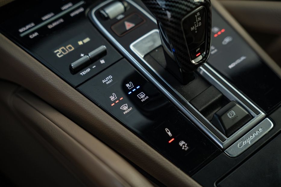 Продам Porsche Cayenne E-Hybrid PHEV 2019 года в Черновцах