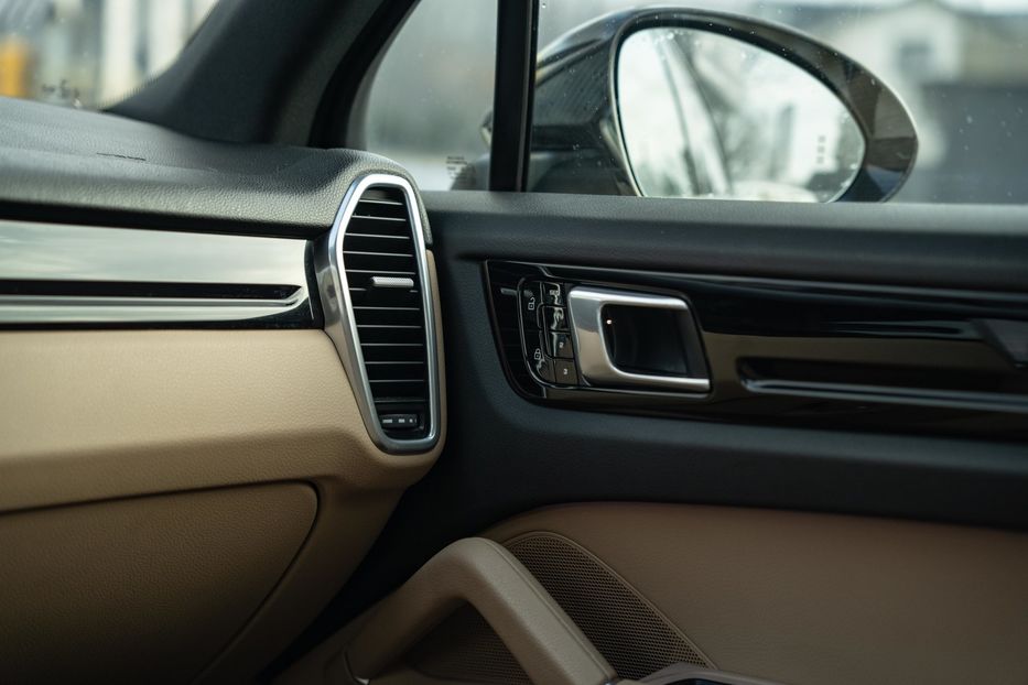 Продам Porsche Cayenne E-Hybrid PHEV 2019 года в Черновцах