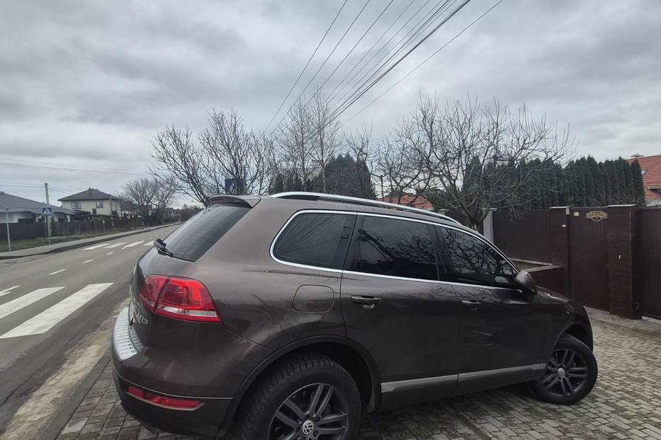 Продам Volkswagen Touareg 2011 года в Киеве