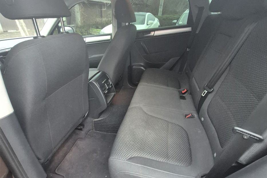 Продам Volkswagen Touareg 2011 года в Киеве