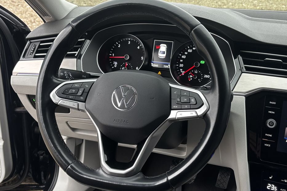 Продам Volkswagen Passat B8 147 кВт. 2021 года в Львове