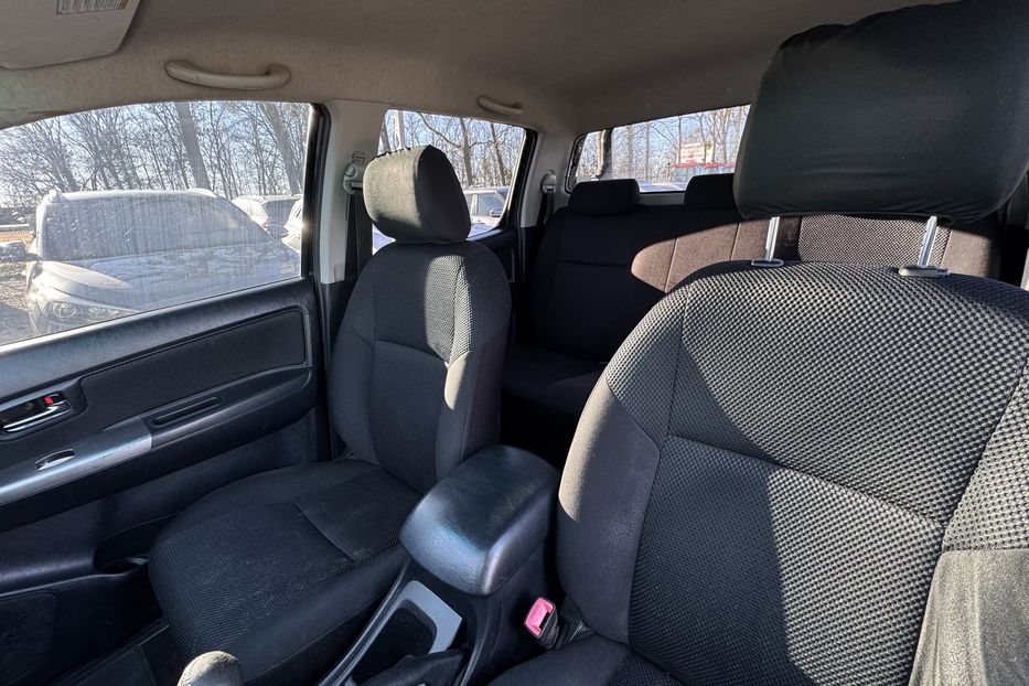 Продам Toyota Hilux (COMIS) 4x4 2014 года в г. Умань, Черкасская область