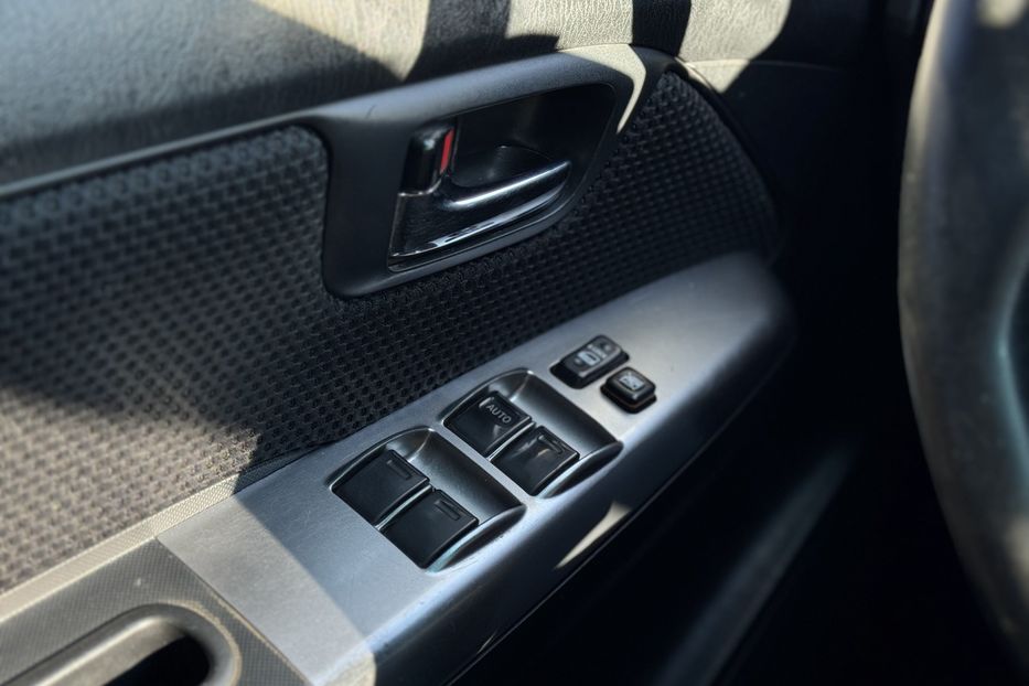 Продам Toyota Hilux (COMIS) 4x4 2014 года в г. Умань, Черкасская область