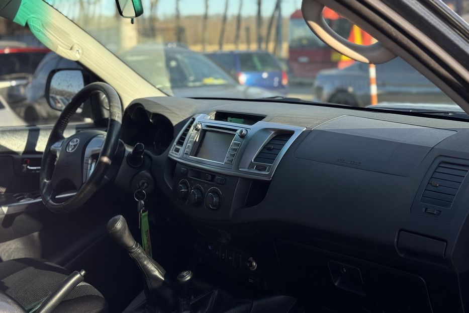 Продам Toyota Hilux (COMIS) 4x4 2014 года в г. Умань, Черкасская область