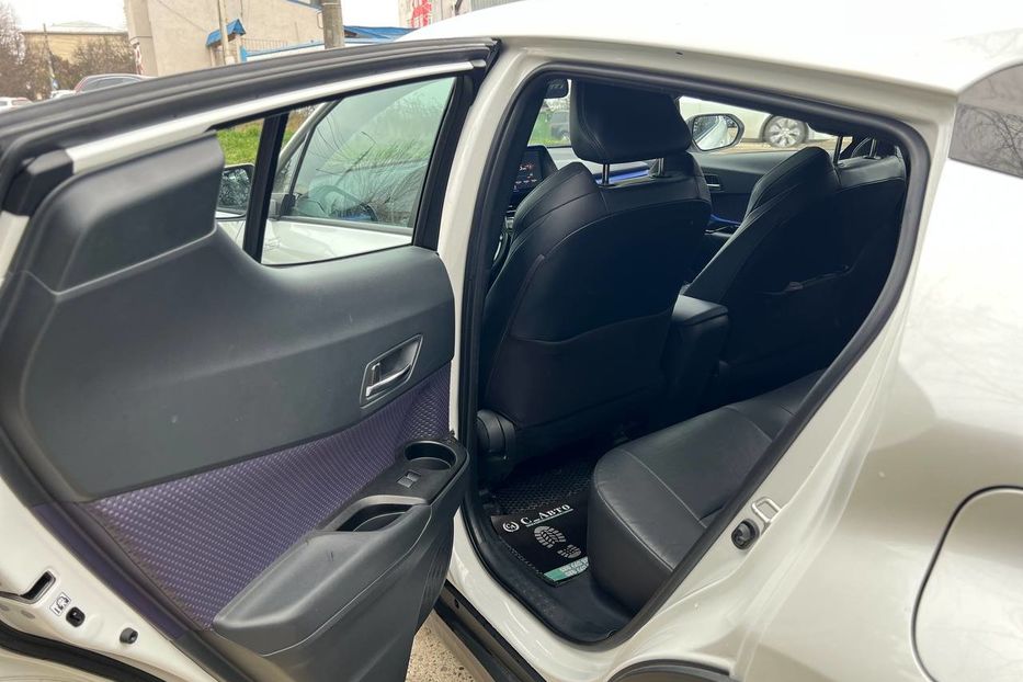 Продам Toyota F Izoa 2022 года в Черновцах