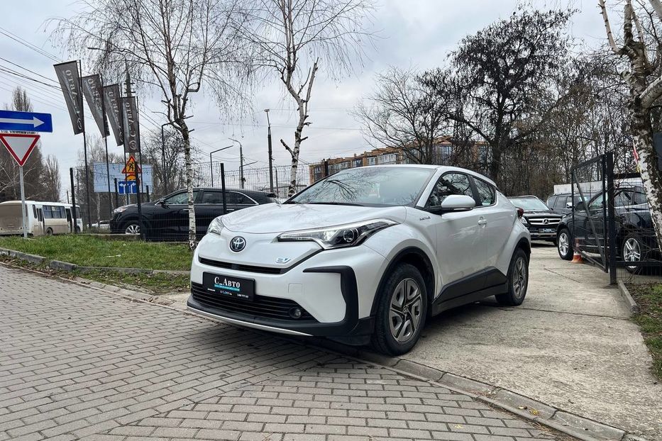 Продам Toyota F Izoa 2022 года в Черновцах
