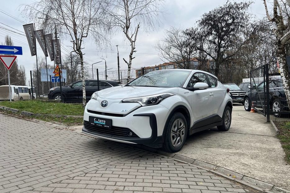 Продам Toyota F Izoa 2022 года в Черновцах