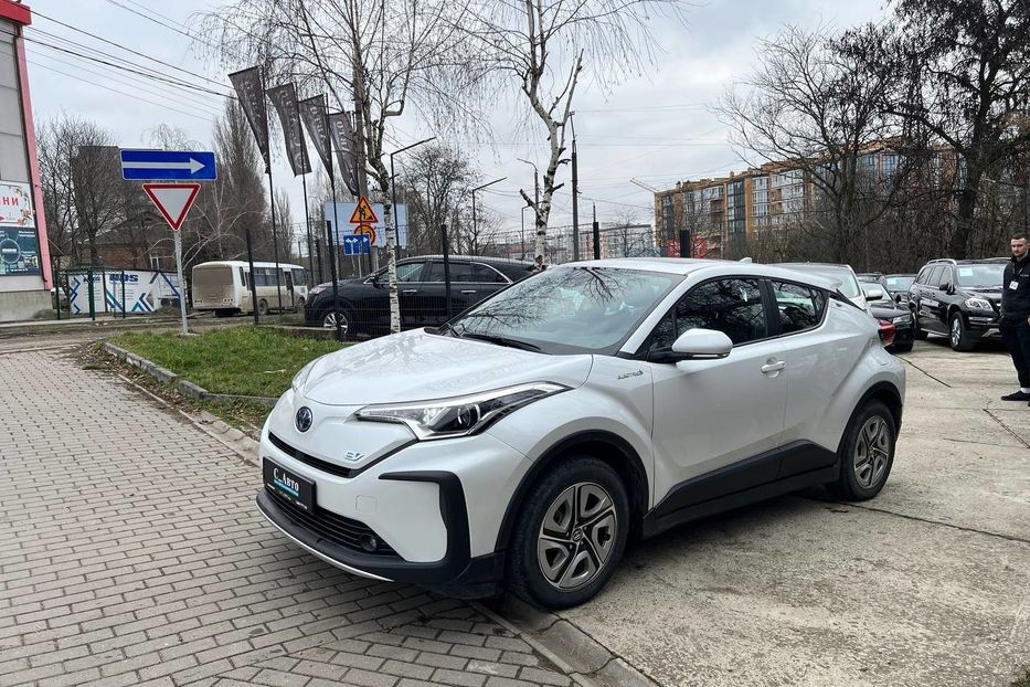Продам Toyota F Izoa 2022 года в Черновцах