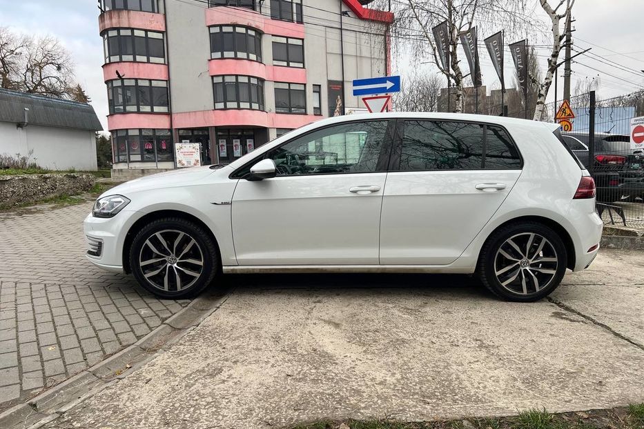 Продам Volkswagen e-Golf 2020 года в Черновцах