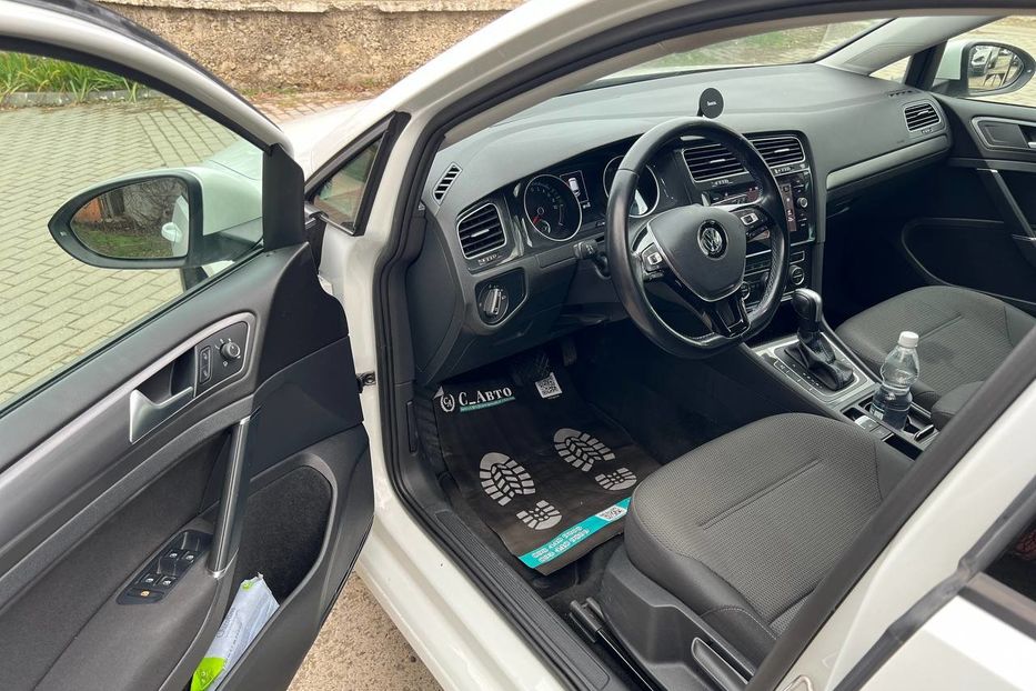 Продам Volkswagen e-Golf 2020 года в Черновцах