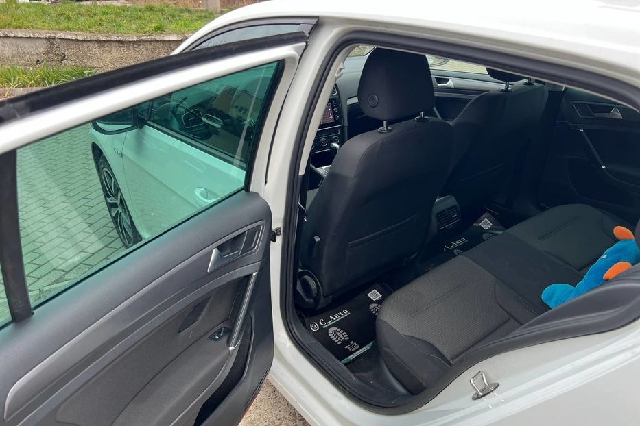 Продам Volkswagen e-Golf 2020 года в Черновцах