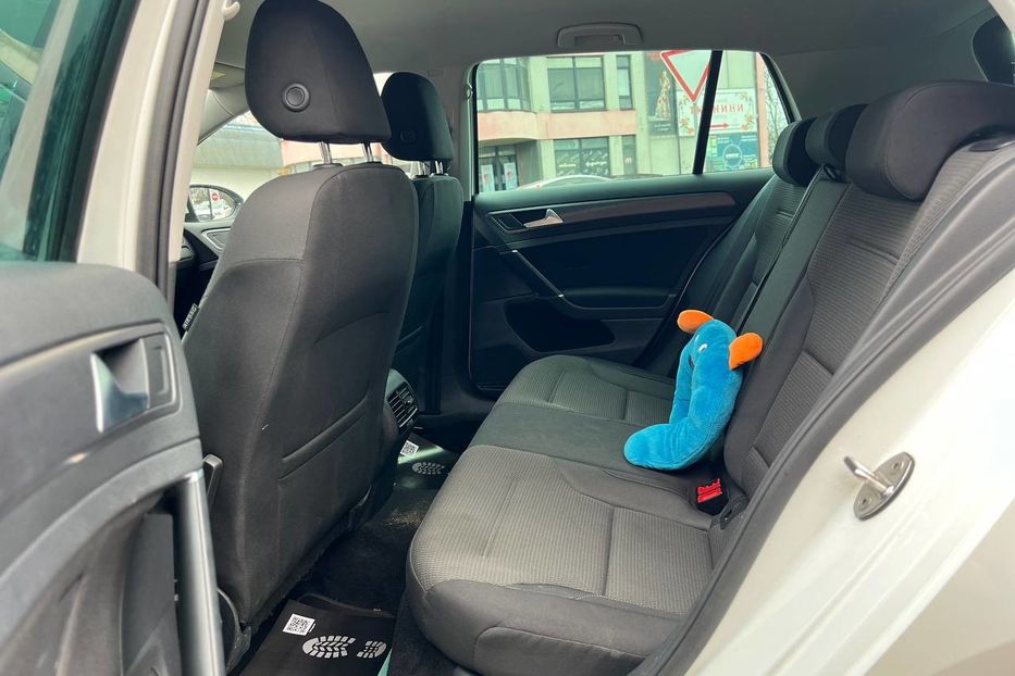 Продам Volkswagen e-Golf 2020 года в Черновцах