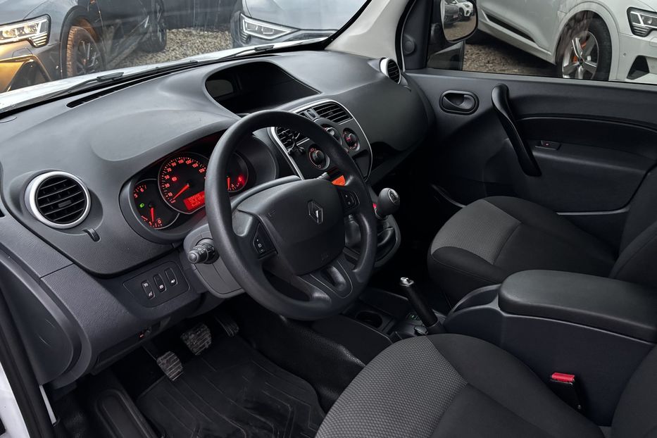 Продам Renault Kangoo пасс. 2020 года в Львове