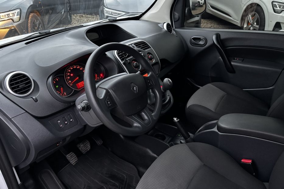 Продам Renault Kangoo пасс. 2020 года в Львове