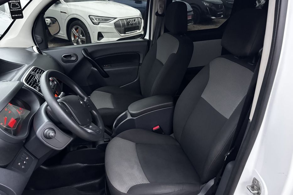 Продам Renault Kangoo пасс. 2020 года в Львове