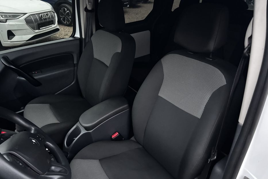 Продам Renault Kangoo пасс. 2020 года в Львове