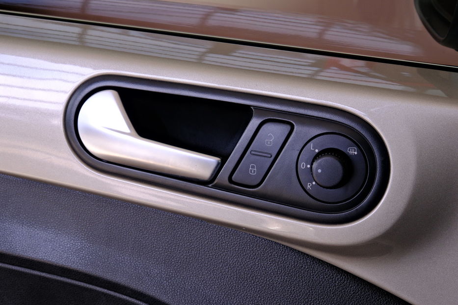 Продам Volkswagen Beetle Cabriolet 2013 года в Одессе